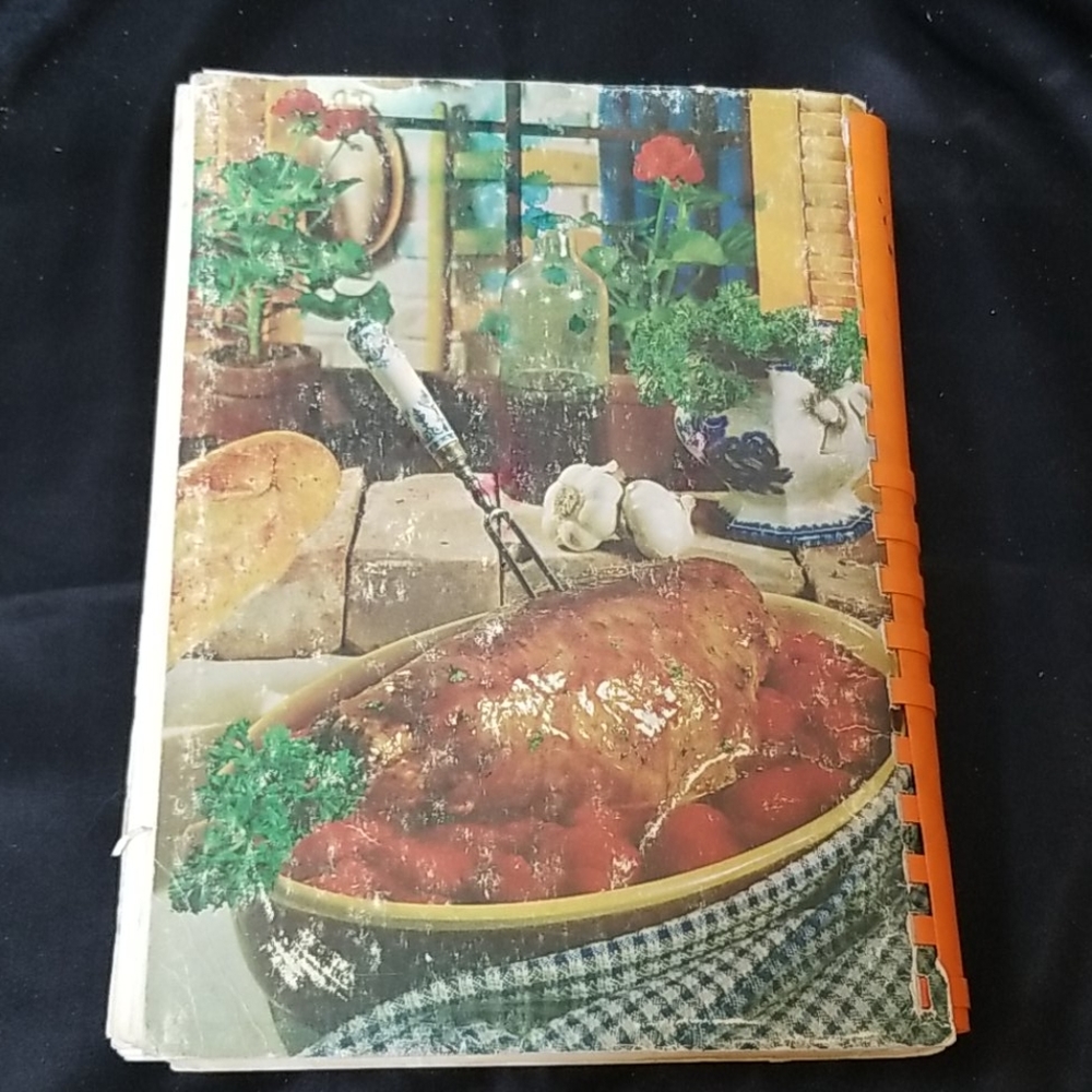 🍳VINTAGE COOKBOOKS - Picture 3 of 11